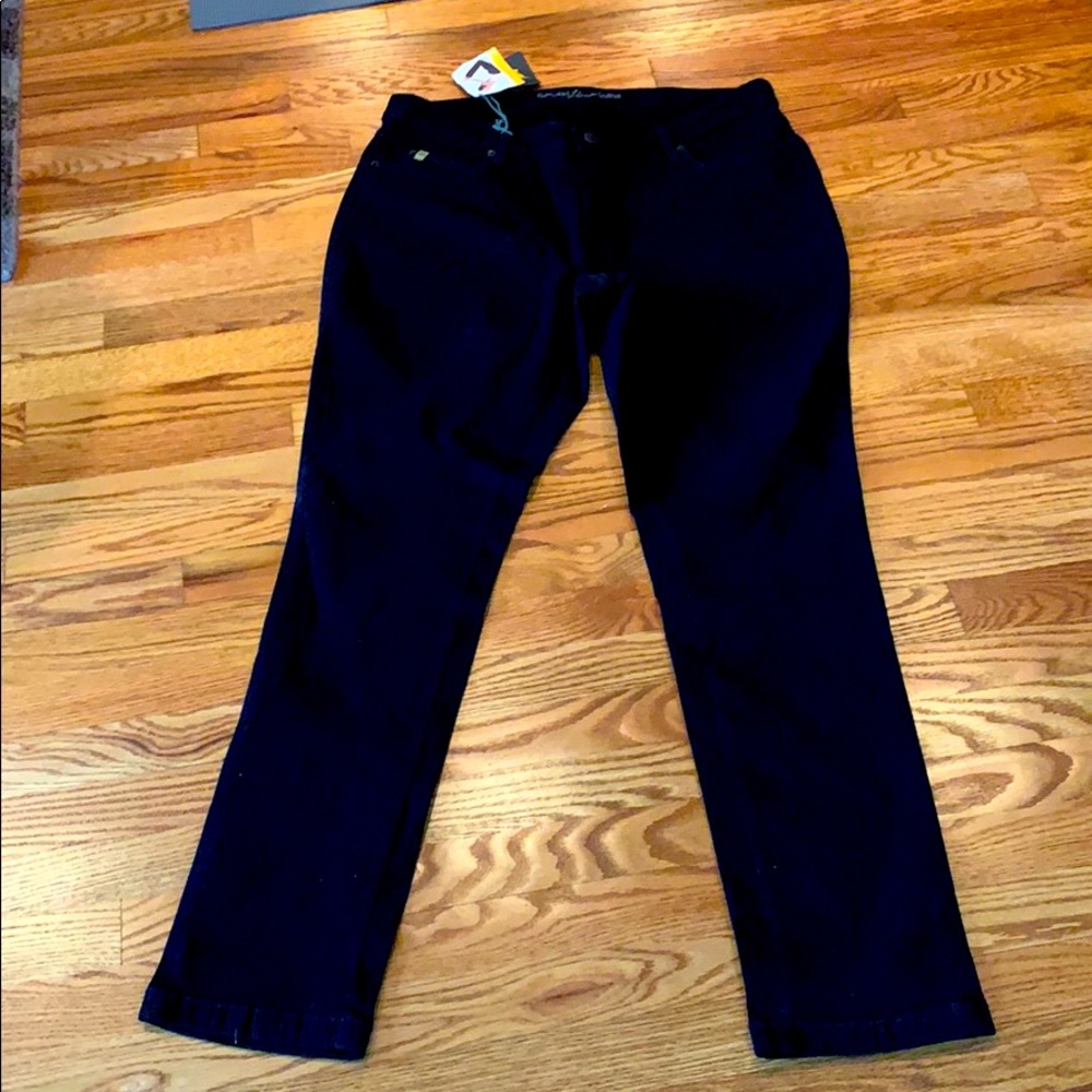 NWT - Yoga brand curvy fit skinny black jean